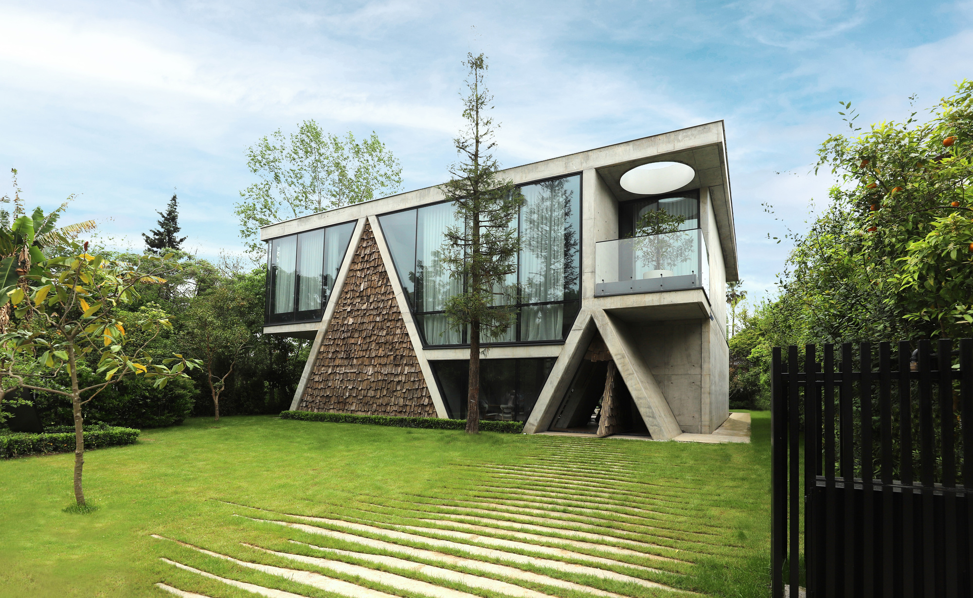 Villa The Gable / Próximo Escritório – Alireza Taghaboni