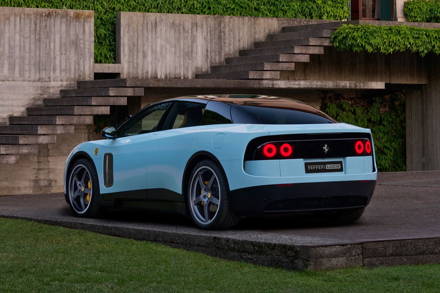 OMFG: Ferrari Luce dá início a uma nova era EV