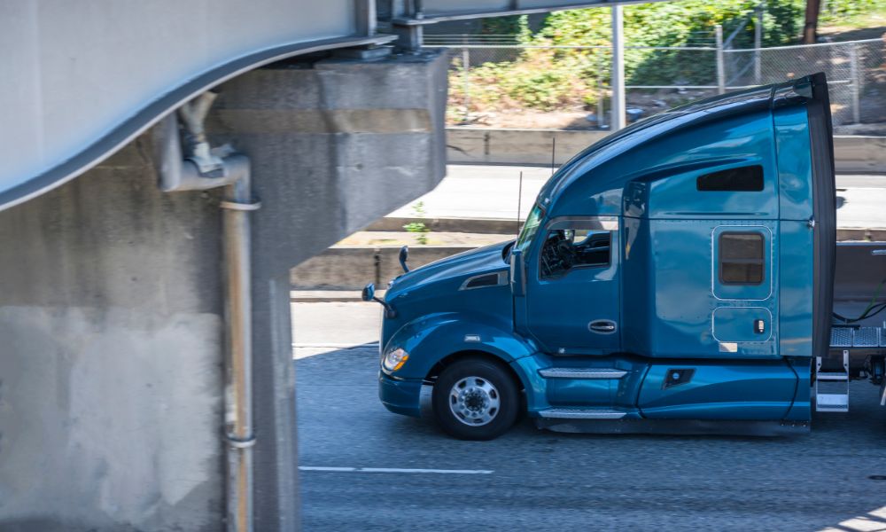 Zurique vai atrás de transportadora após ataque em ponte danificar carga