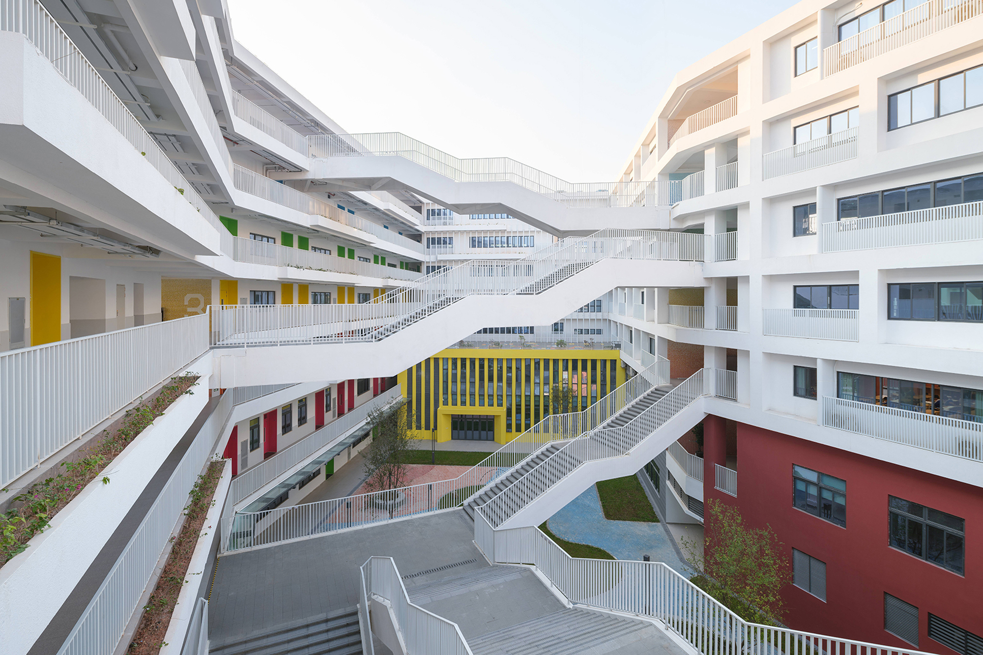 Escola de Línguas Estrangeiras Shenzhen Longhua (Campus Fucheng) / Z&Z STUDIO