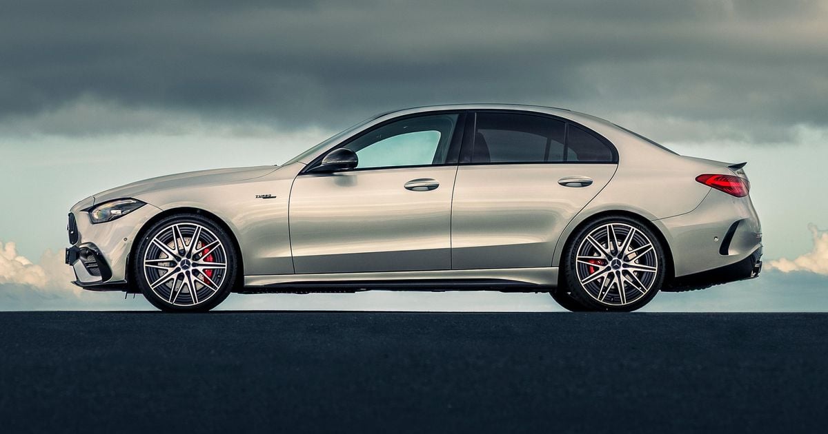 2026 Mercedes-AMG C43 4MATIC Edition R+ traz aparência lairier por menos