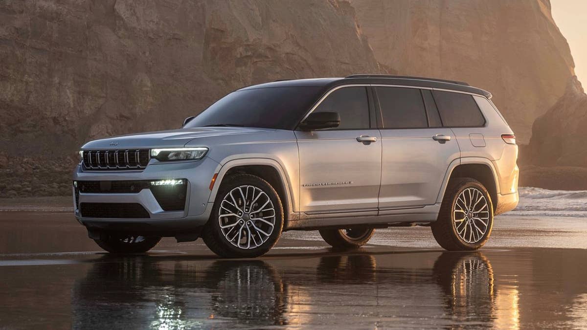 Jeep faz recall de 419 mil Grand Cherokees porque airbags laterais podem ser acionados tarde demais