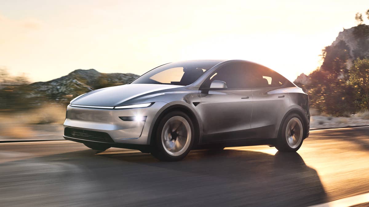 O recall do Tesla Model Y mostra como uma etiqueta ausente pode levar a um acidente