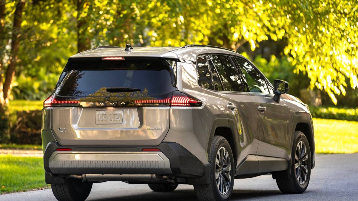 A picape baseada no RAV4 da Toyota pode ser um pesadelo para o Ford Maverick
