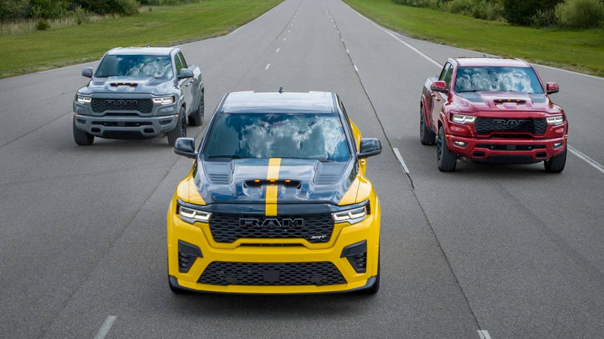Ram 1500 Rumble Bee SRT de 777 HP chega como o pior pesadelo do Ford F-150 Lobo