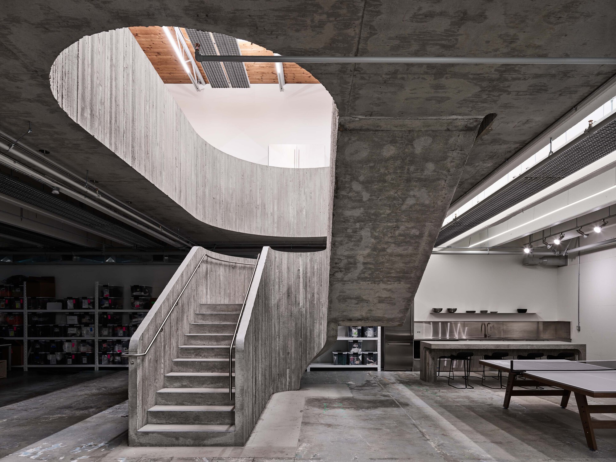 Estúdio de Operações da Marca Roxa / Scott & Scott Architects