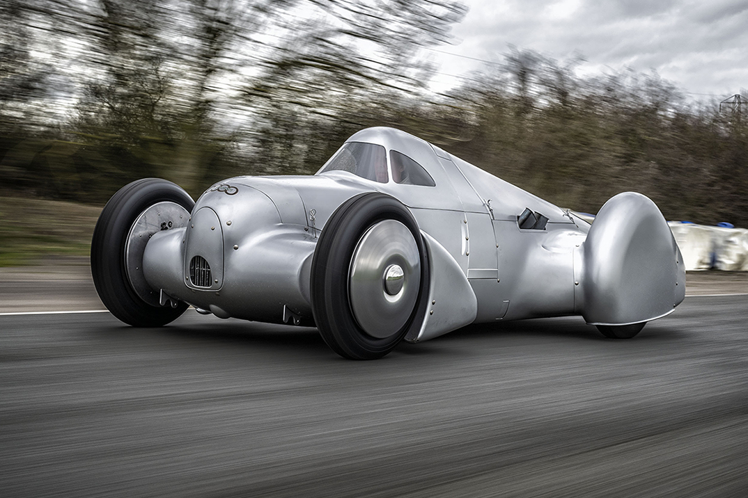 Audi ressuscita uma lenda perdida da velocidade terrestre de 1935, completa com um V16 superalimentado