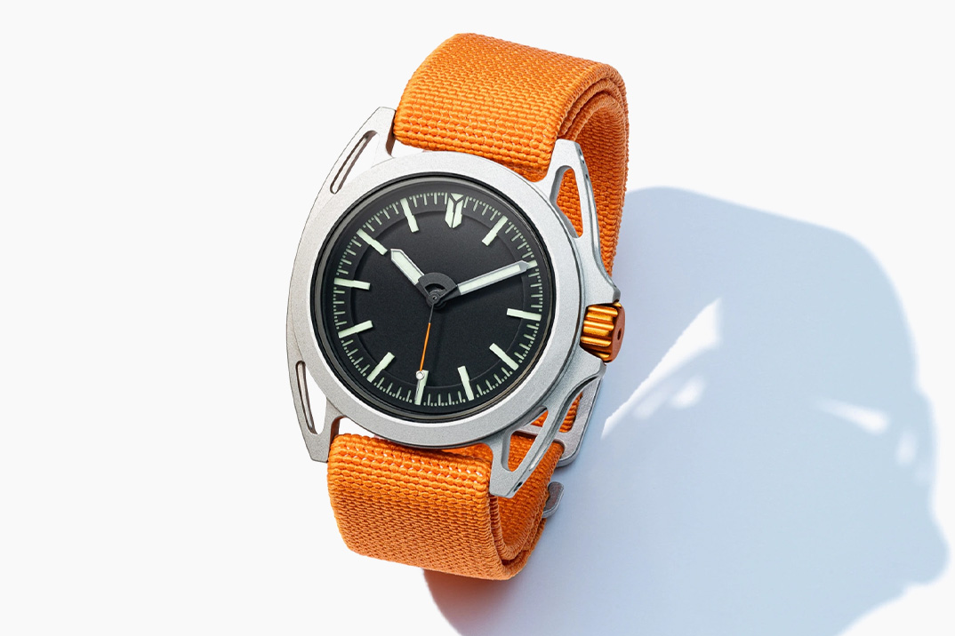 O Monolith Space Watch da Barrelhand traz um arquivo humano de 1.000 anos no fundo da caixa