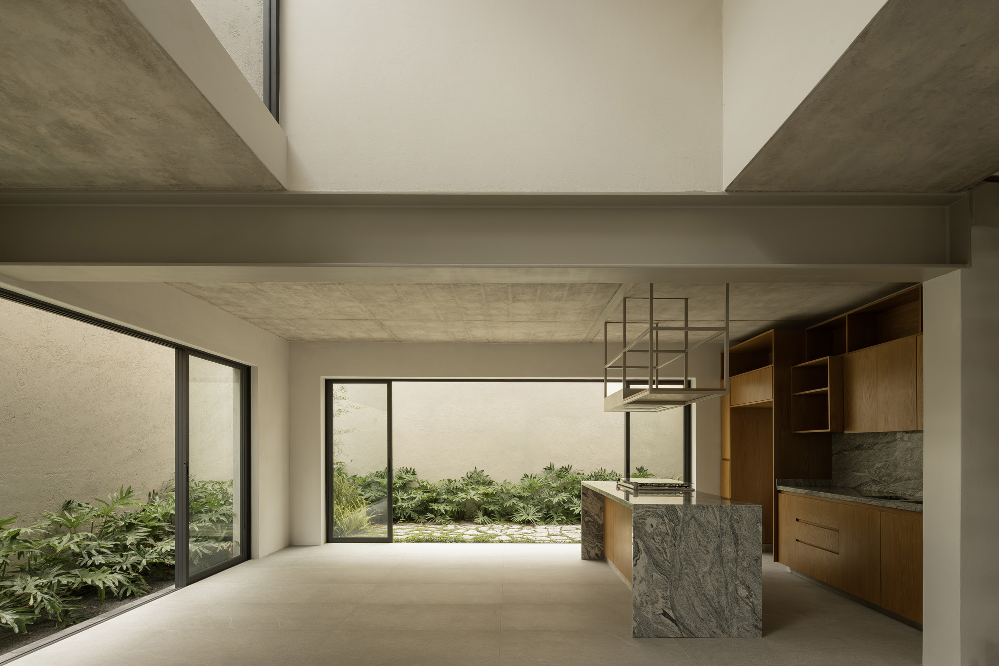 Casa Florestal Vallarta / Díaz Webster Arquitectura