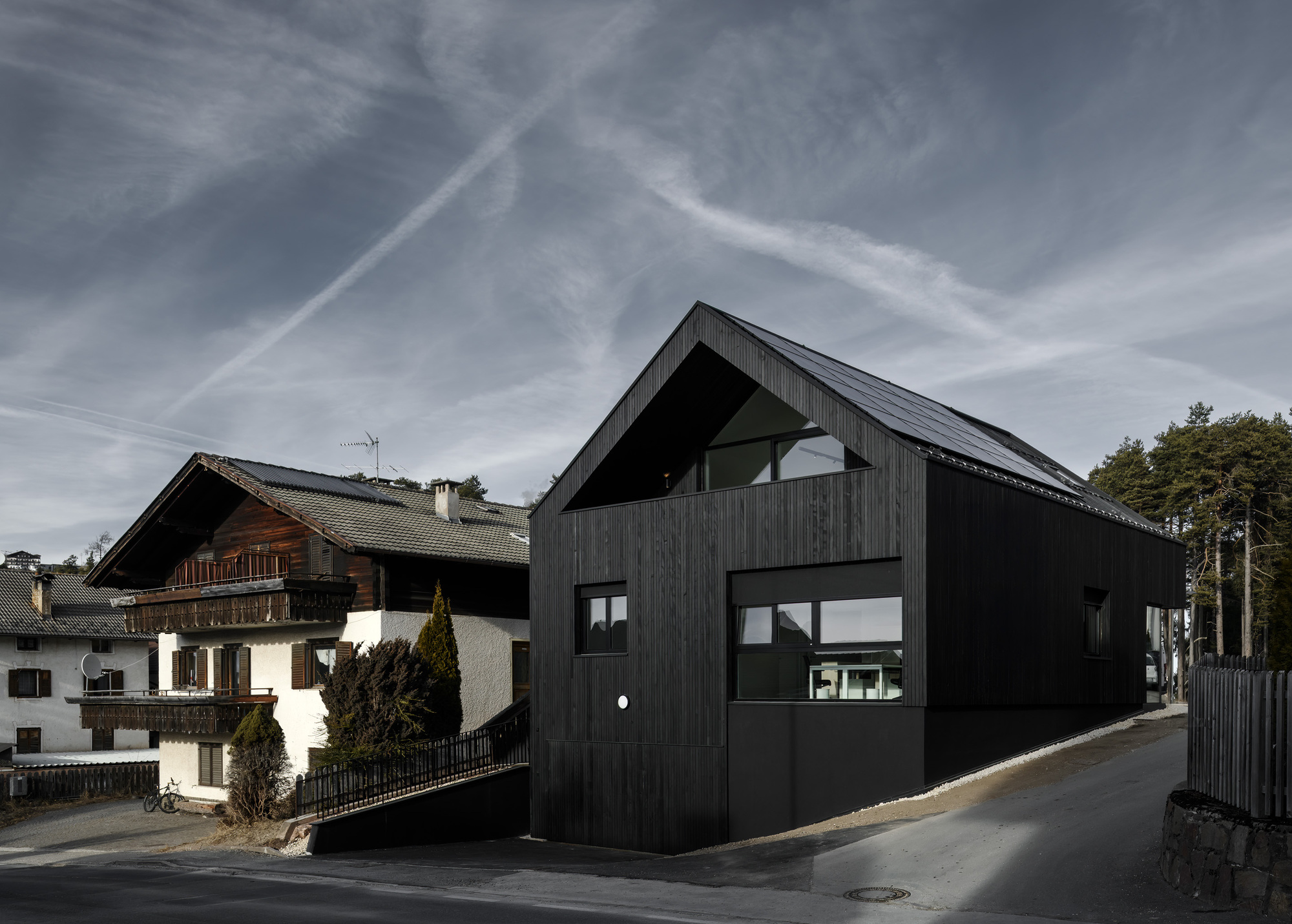 Estação Florestal / Roland Baldi Architects