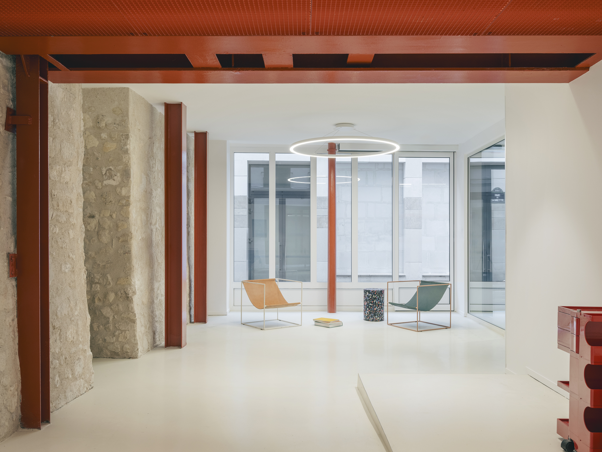 Sentier – Local de Trabalho Contemporâneo / Agathe Marimbert Architect + Exbrayat Enrico arquitetos + Romain Granoux arquiteto