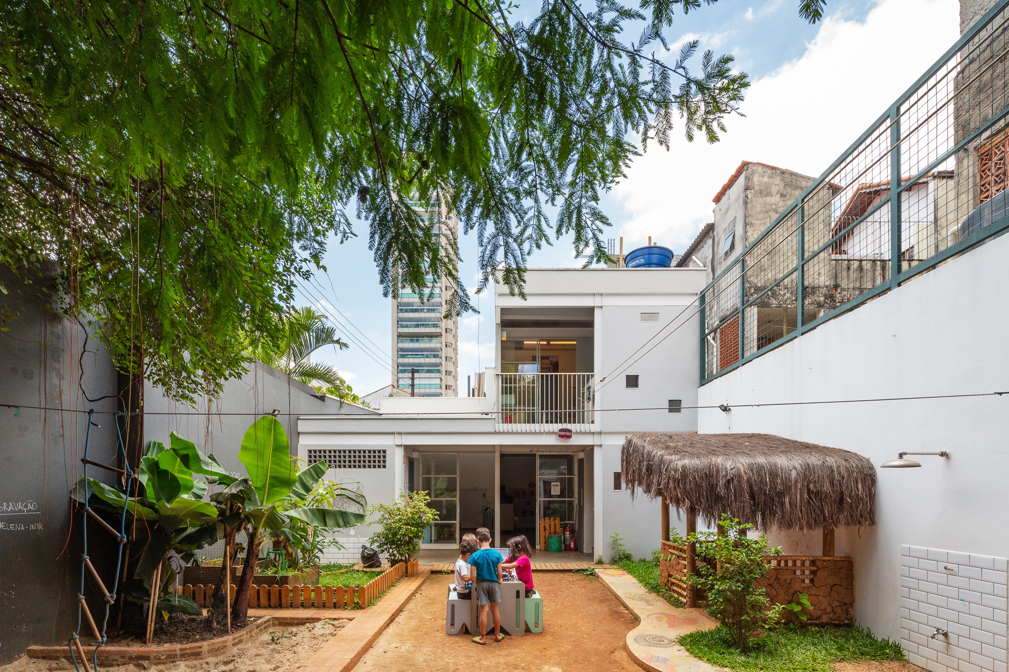 Escola do Bairro – Pavilhão 02 / Ateliê GR