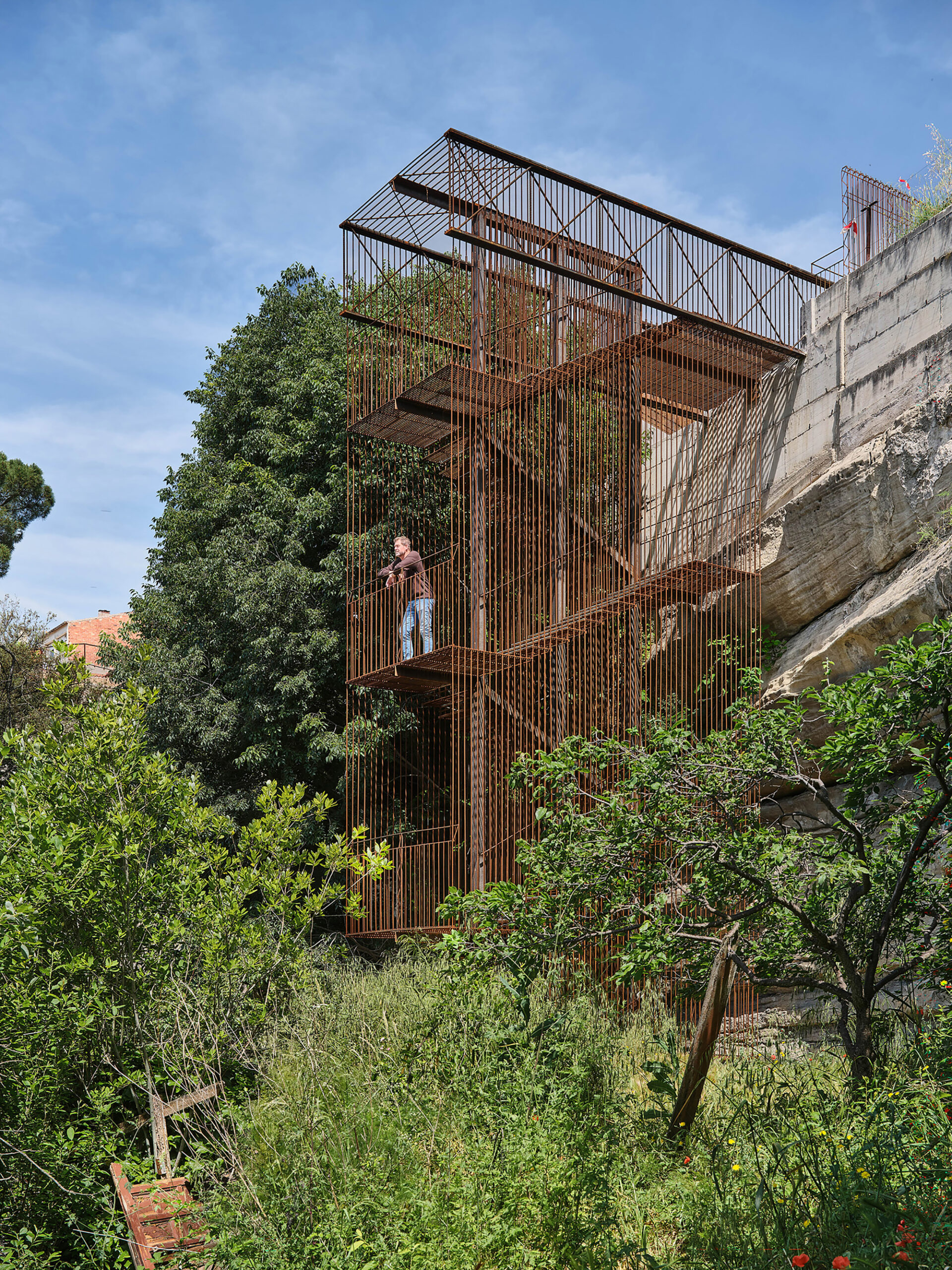 Escadaria Paisagística no Vall del Pardís / Comas-Pont arquitectes