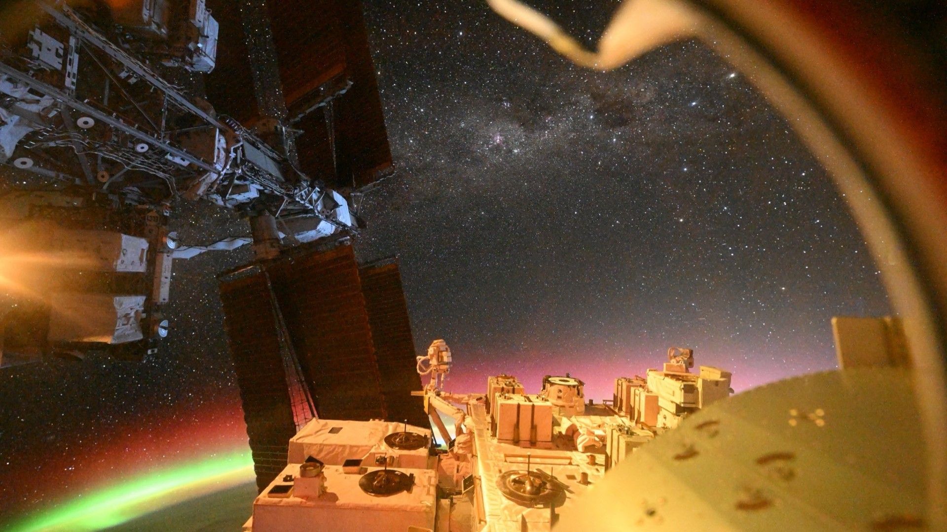 Astronauta captura a magia da aurora na foto do dia da ISS em 28 de maio de 2026