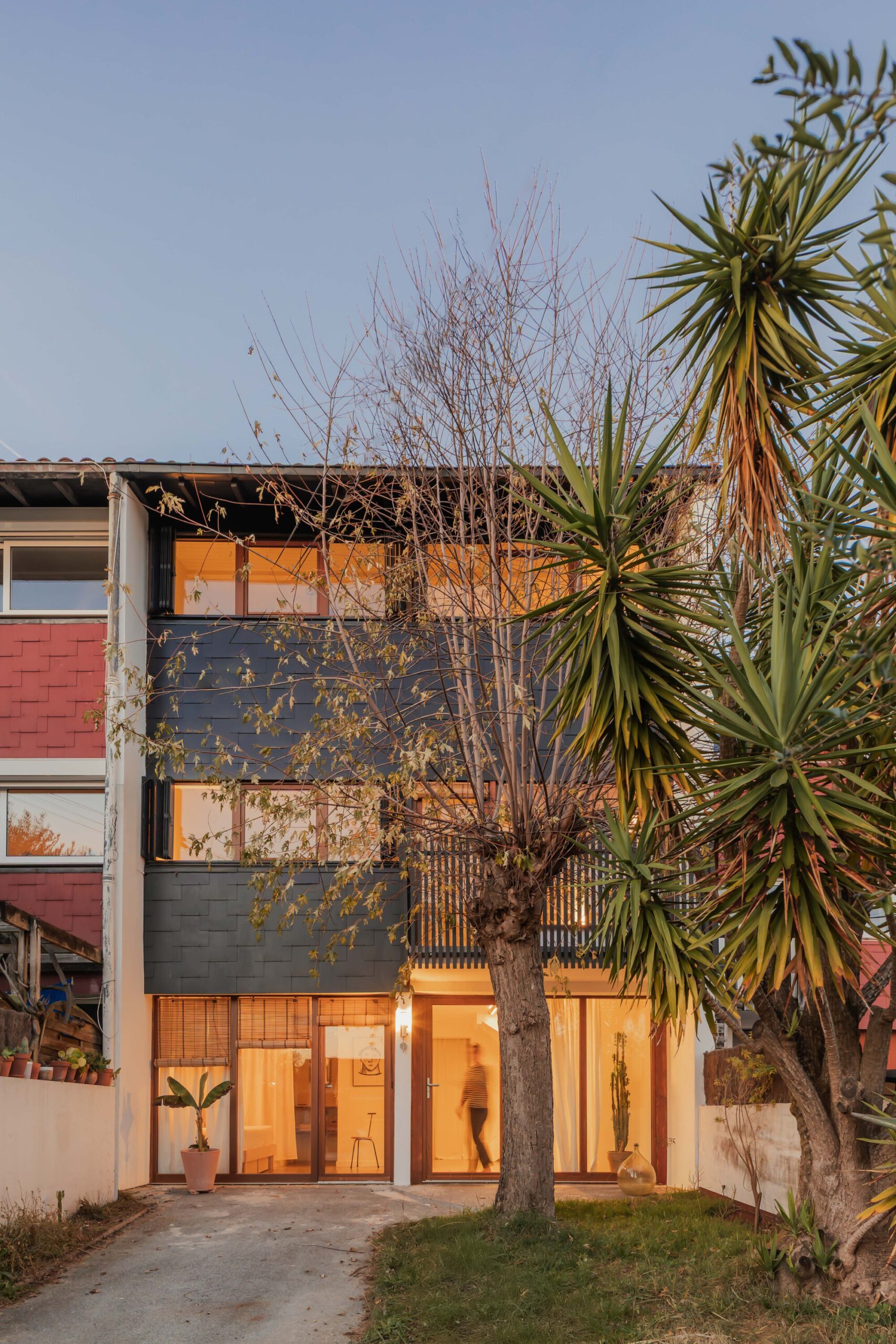 Renovação da Casa dos Trabalhadores / Cecile Elicagaray Architecte