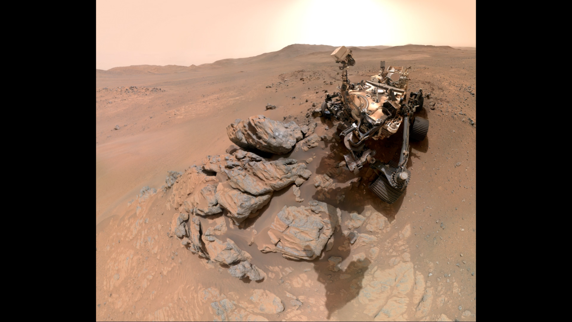 O rover Perseverance da NASA está brilhando positivamente em sua nova selfie em Marte