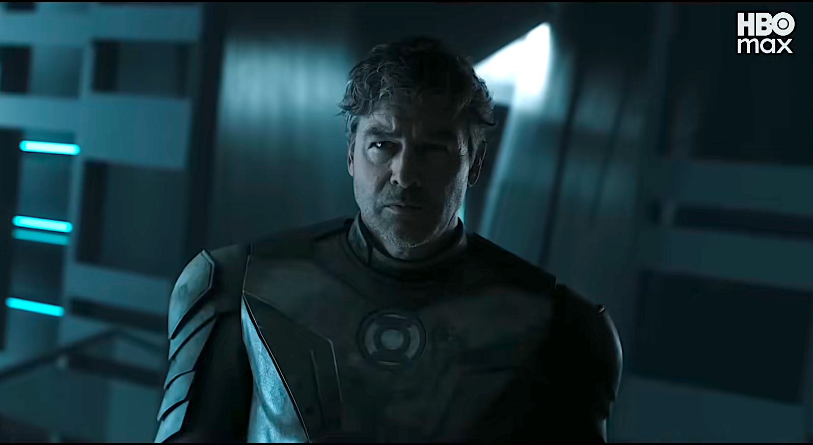 Afinal, ‘Lanterns’ da HBO tem um pouco de verde, já que o último trailer mostra Hal Jordan liberando o poder do anel (vídeo)