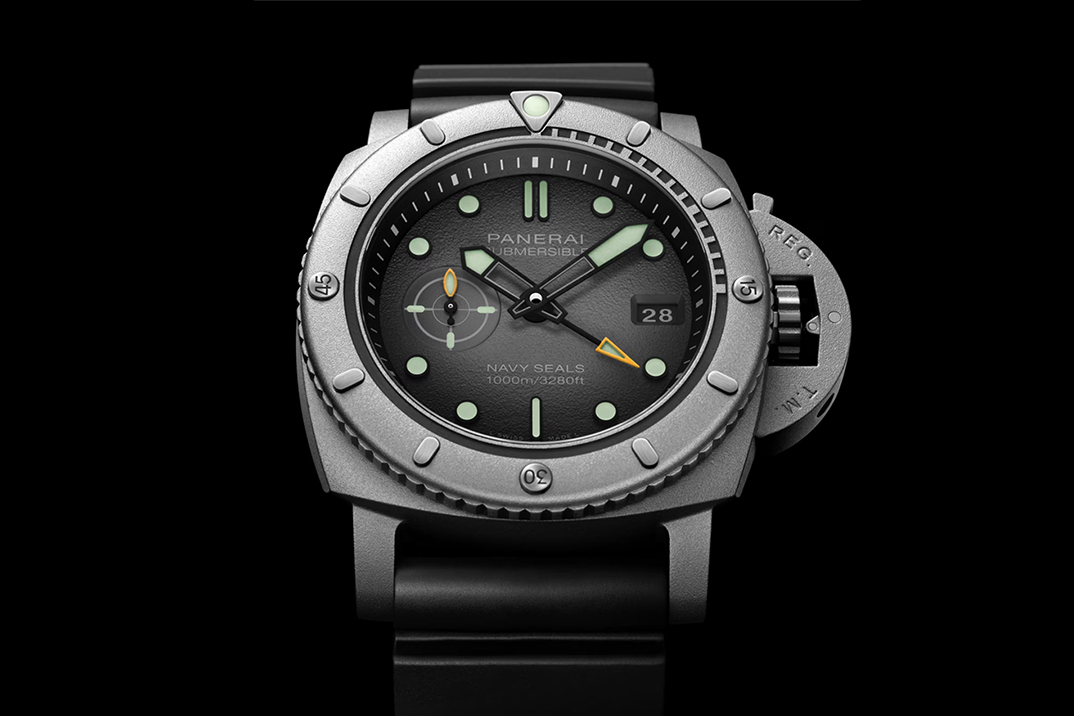 Este submersível Panerai foi construído com háfnio de grau reator e inclui treinamento Navy SEAL
