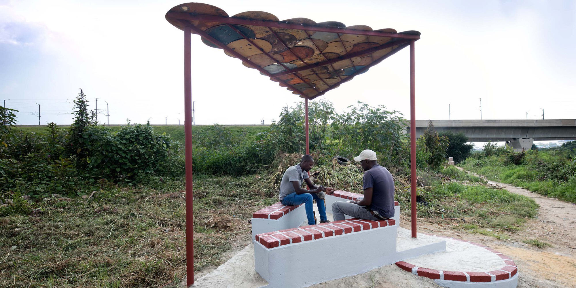 Abrigos de Segurança / Paulo Moreira Arquiteturas
