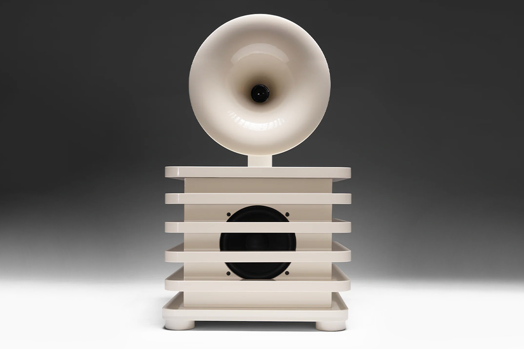 Este alto-falante Hi-Fi brutalista parece uma escultura e existem apenas 10 pares