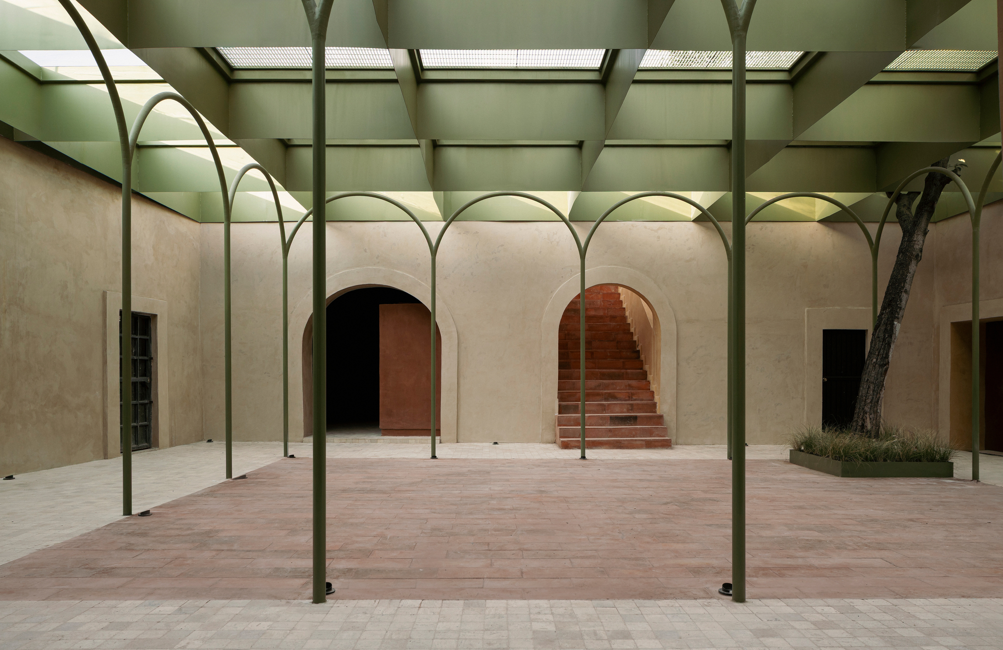 JGG I Shopping Center / OMAC Arquitectos