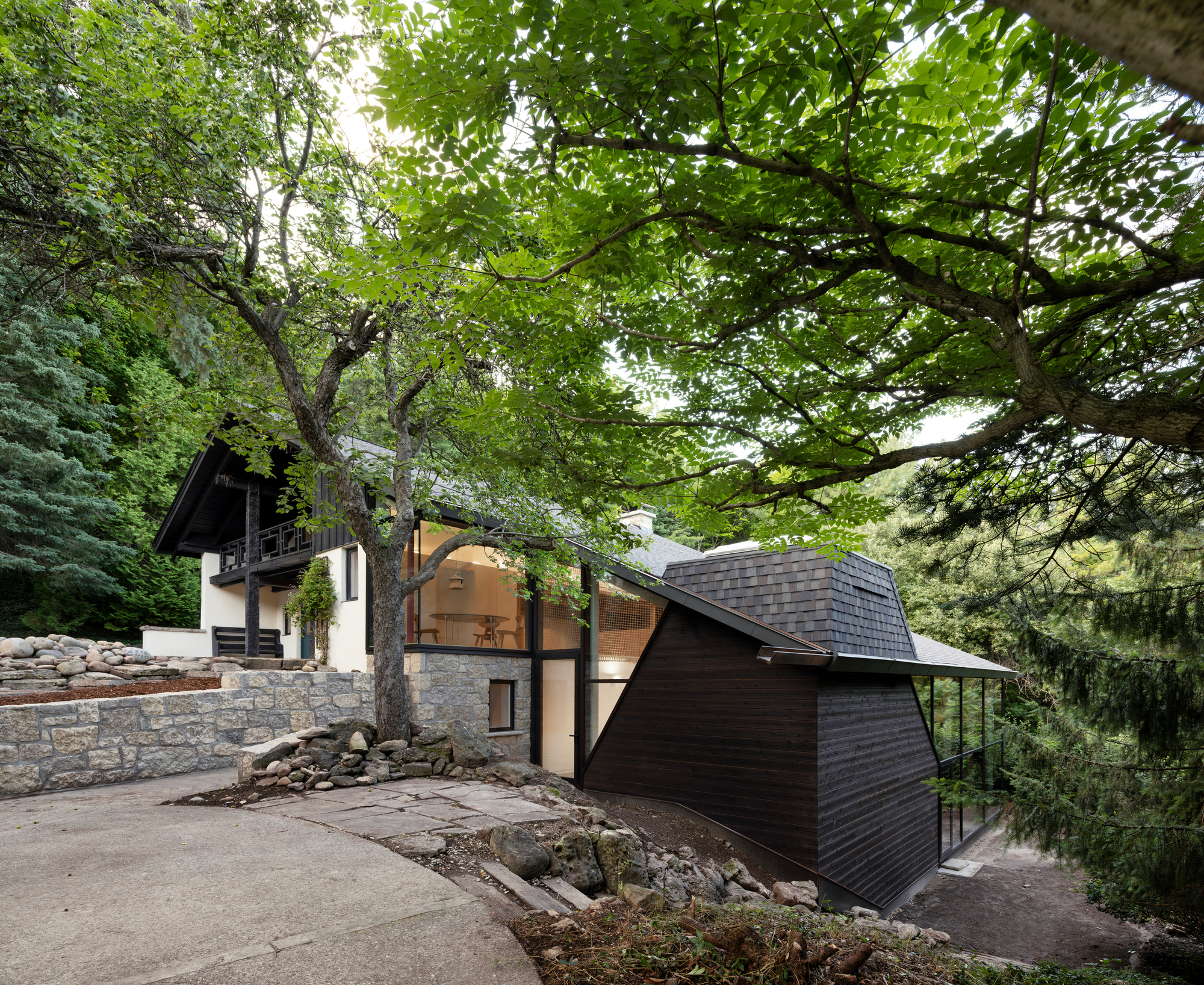 Casa Belfountain / UUfie | ArchDaily