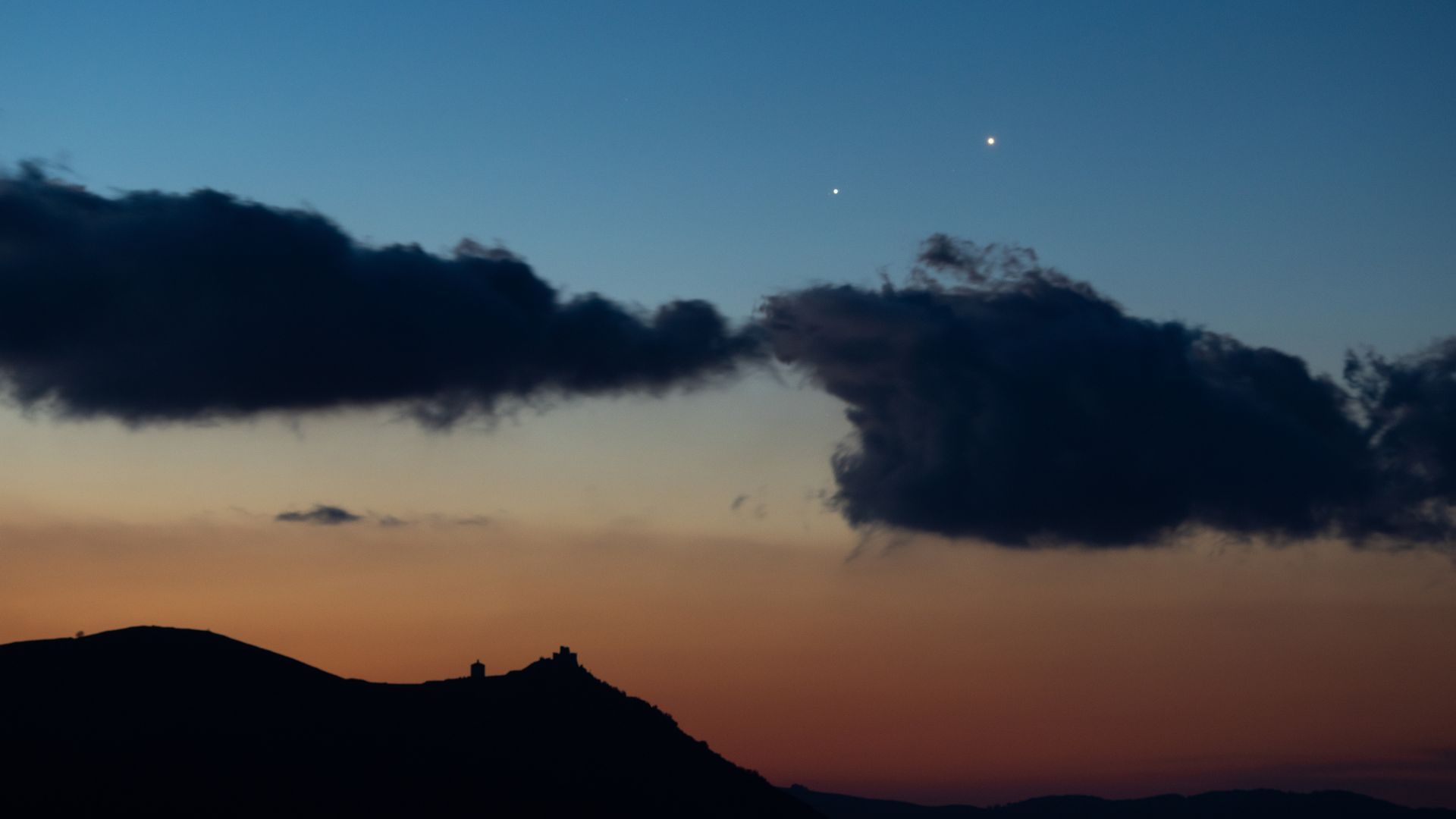 3 planetas se alinharão no céu noturno em 27 de maio – aqui é onde procurar o mini desfile planetário
