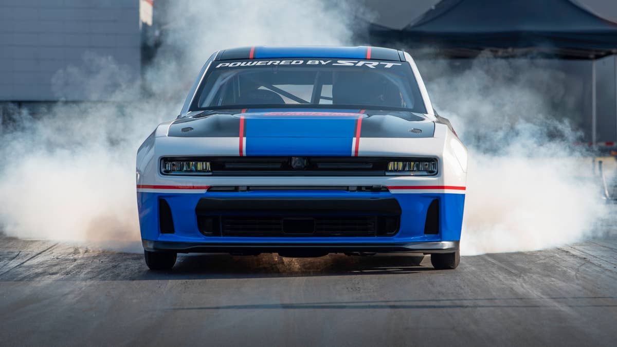 Dodge Charger Hellcat está voltando com mais de 700 HP
