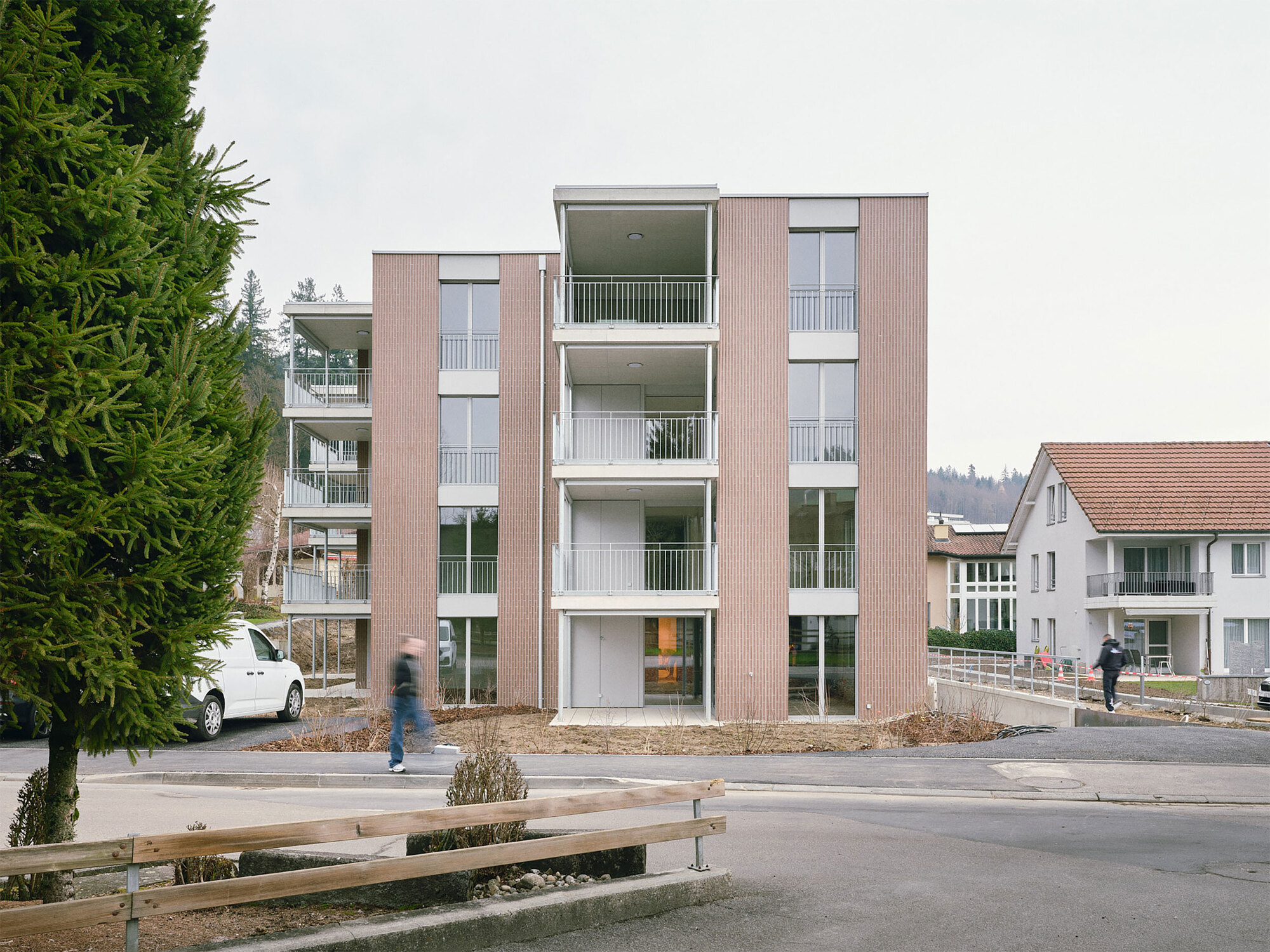 Bloco de apartamentos Grundmühle / dolmus arquitetos