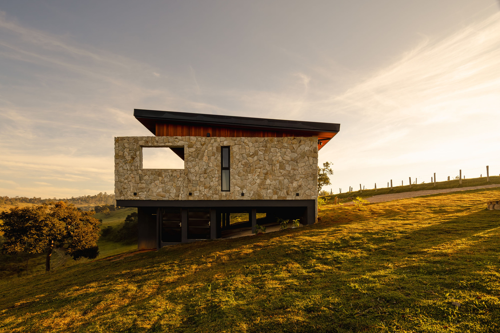 Monet’s Cottage / LEIVA arquitetura