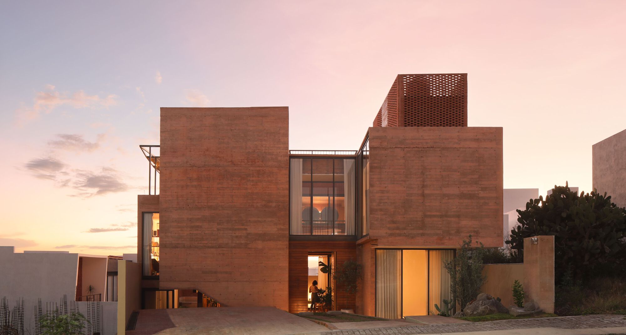 Casa Juriquilla / Estúdio Mero