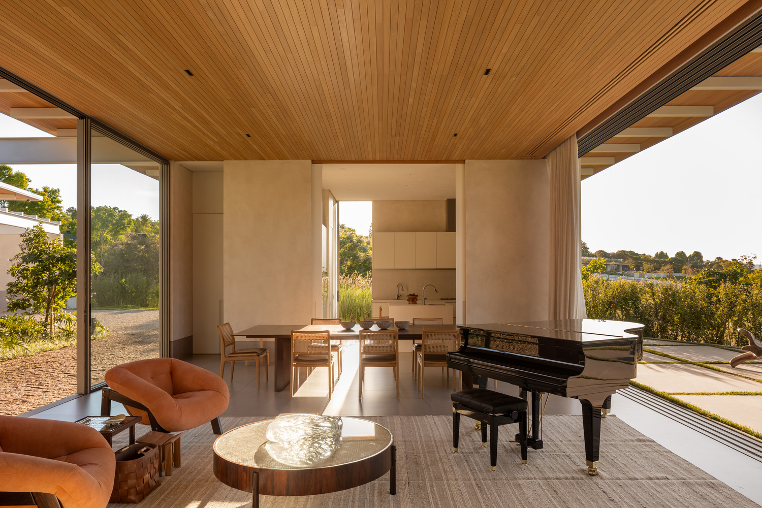 Projetando com som: como o áudio molda a arquitetura residencial