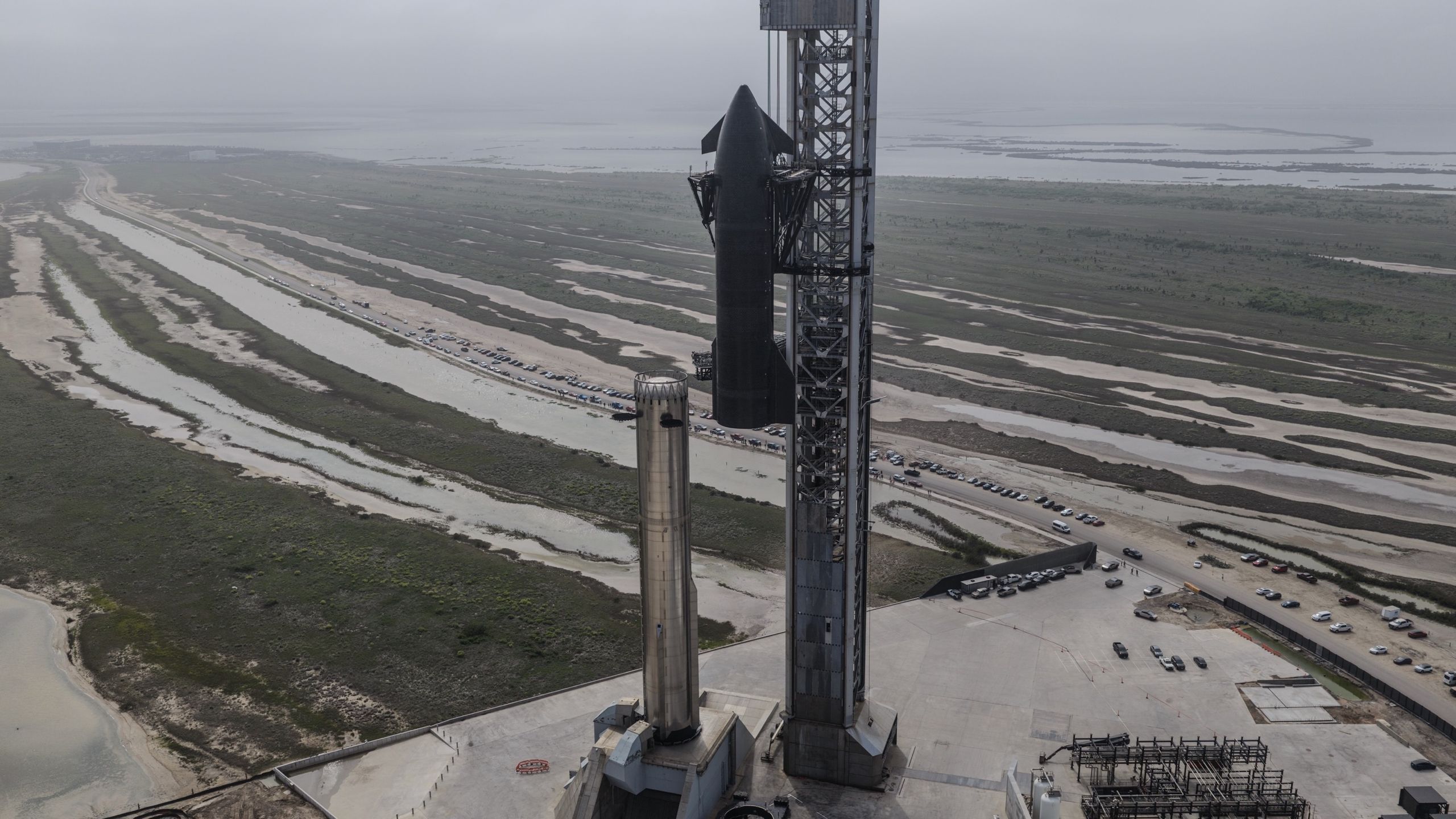 SpaceX empilha foguete Starship V3 e conclui grande teste de abastecimento antes do lançamento de estreia
