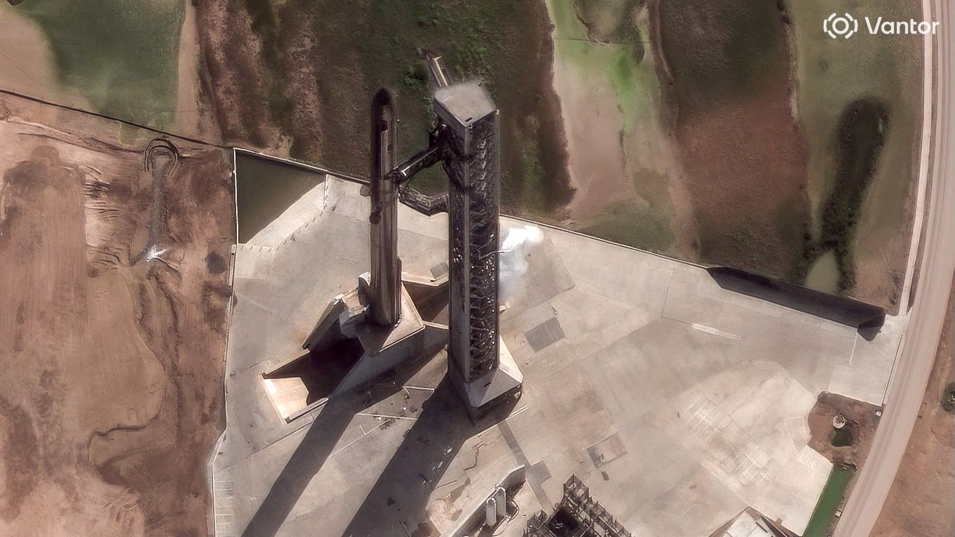 Starship V3 vista do espaço: satélite tira foto incrível do megarocket SpaceX na plataforma
