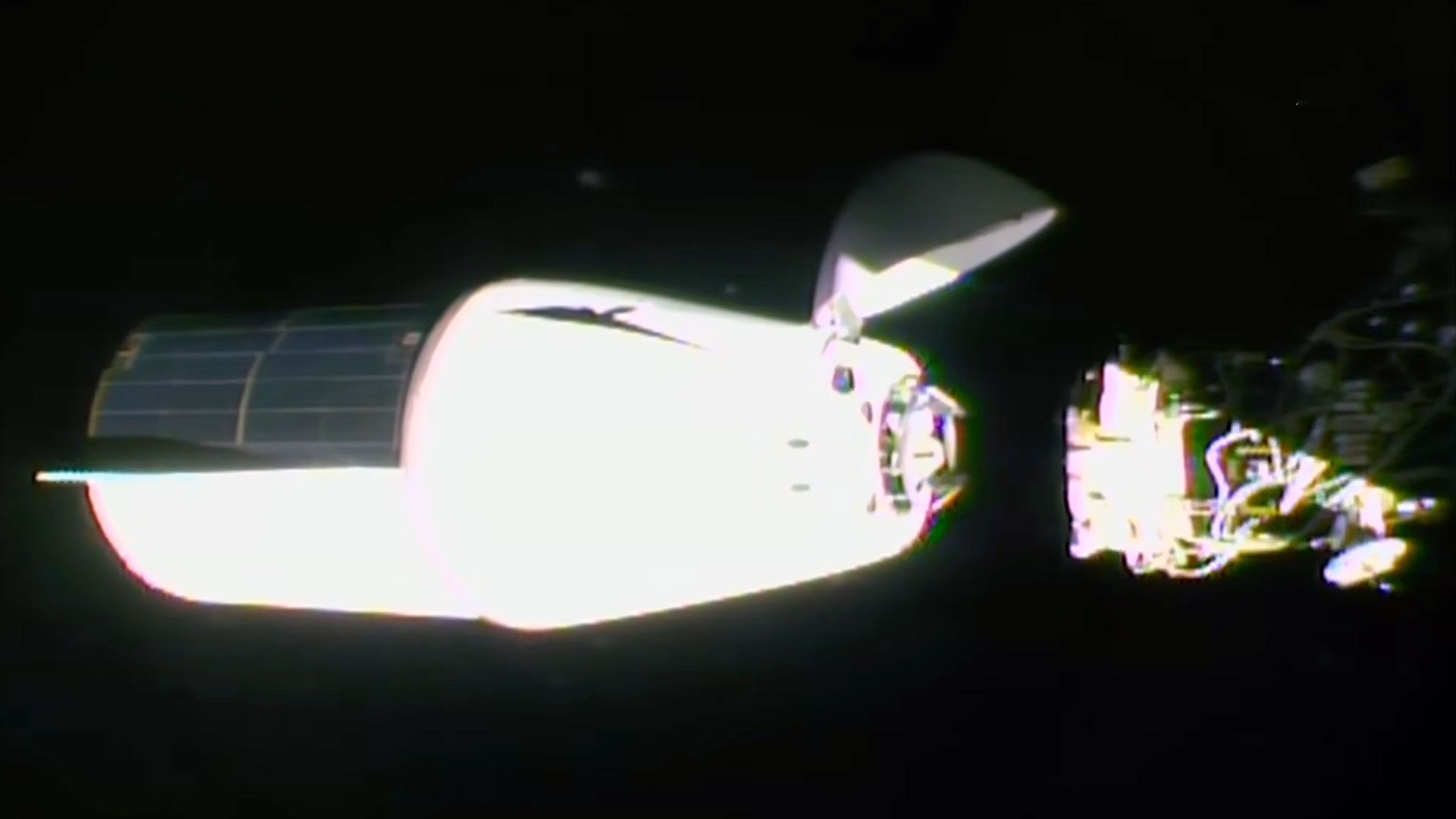 Cápsula SpaceX Dragon entrega ciência e suprimentos à estação espacial