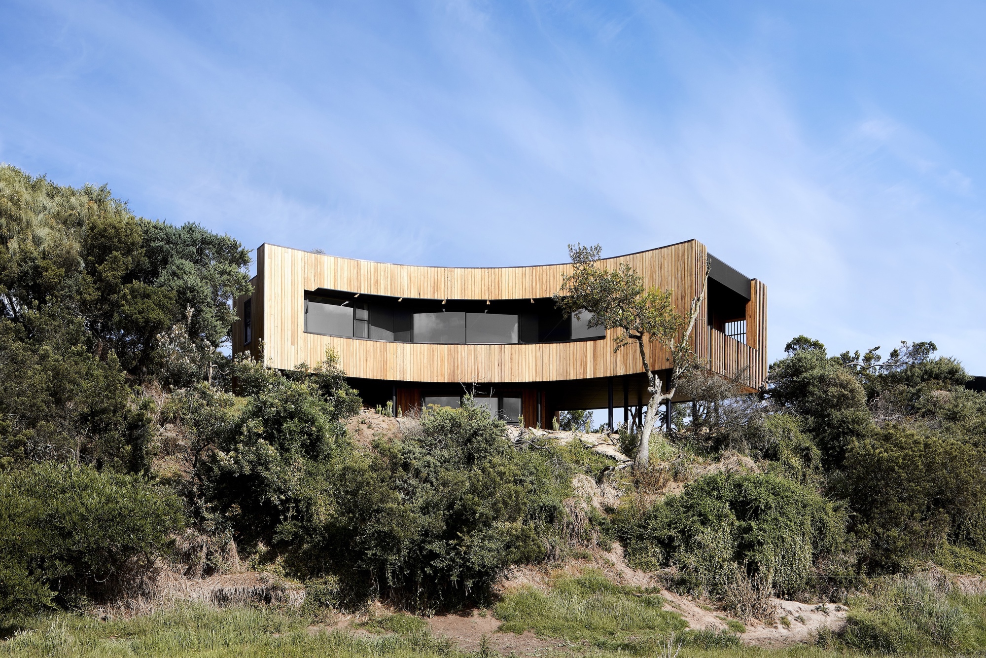 Esconder Casa / MRTN Architects