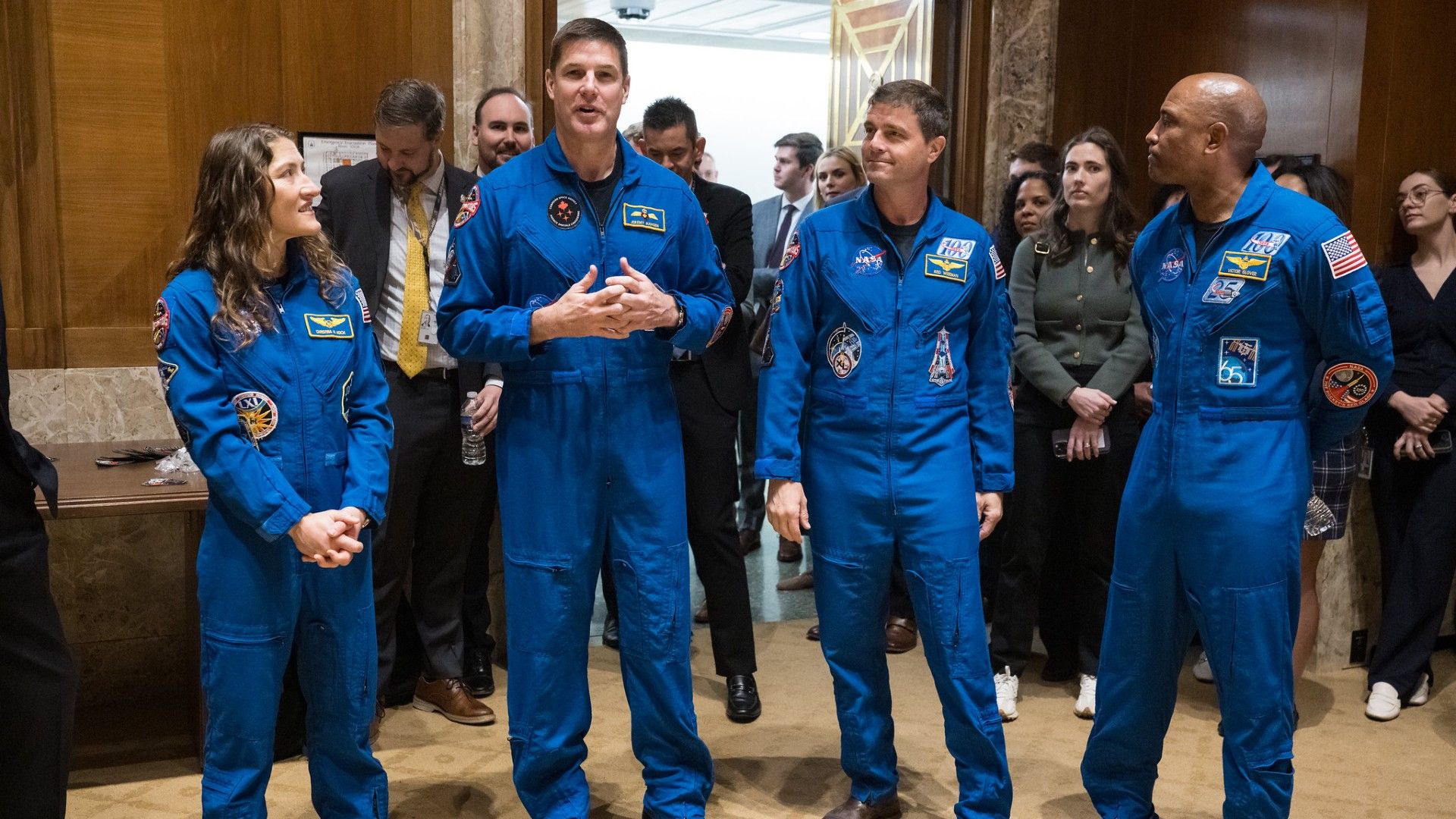 ‘Pare de mentir!’ Teórico da conspiração confronta astronautas da Artemis 2 e os acusa de falsificar sua missão lunar