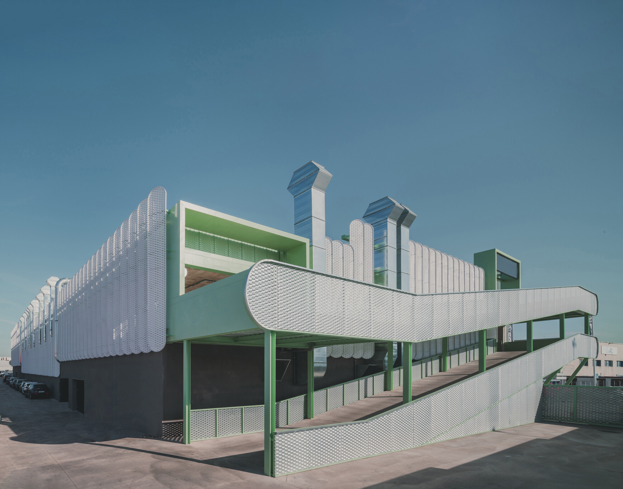 Leganés Auto Center / OOIIO Arquitetura