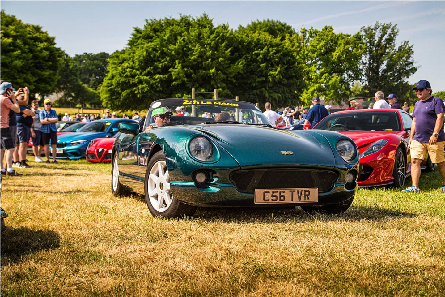 Serviço de sexta-feira em Le Mans no Classic British Welcome