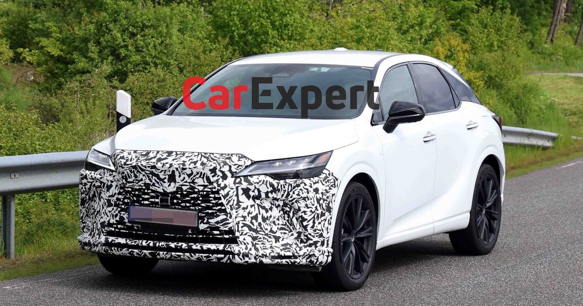 2027 Lexus RX espionado: mudanças externas sutis podem vir com uma grande atualização interna