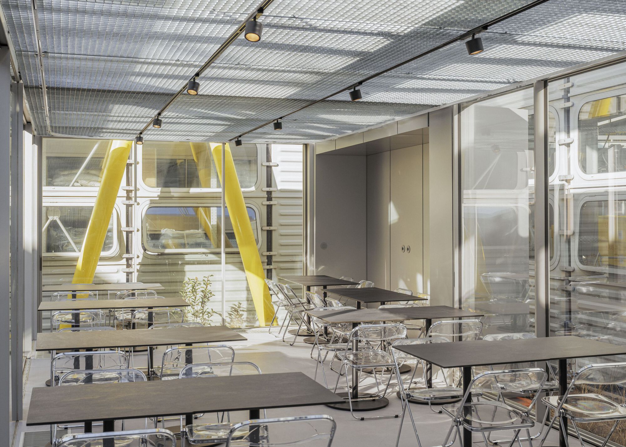 Pavilhão Modular / Dietsch Vilaça + Cerveja Lukas
