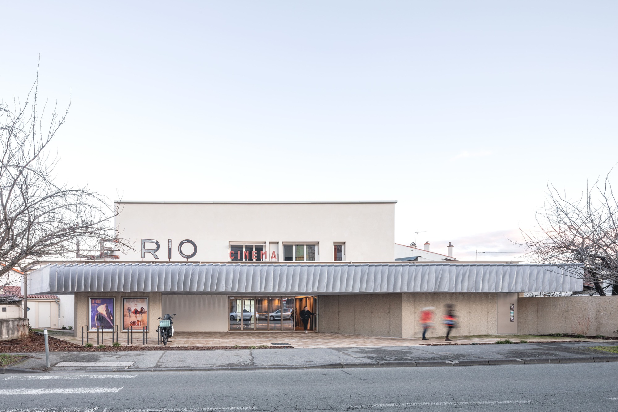 Cinema de Bairro ‘Le Rio’ / FAB Architects + Unes Architectes