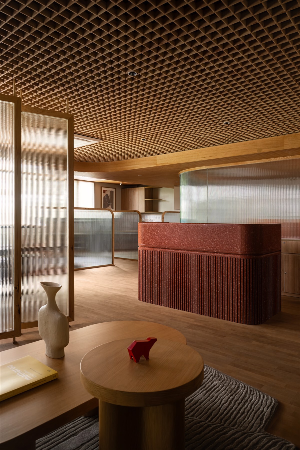 Projeto Ulsoor Office / The Purple Ink Studio