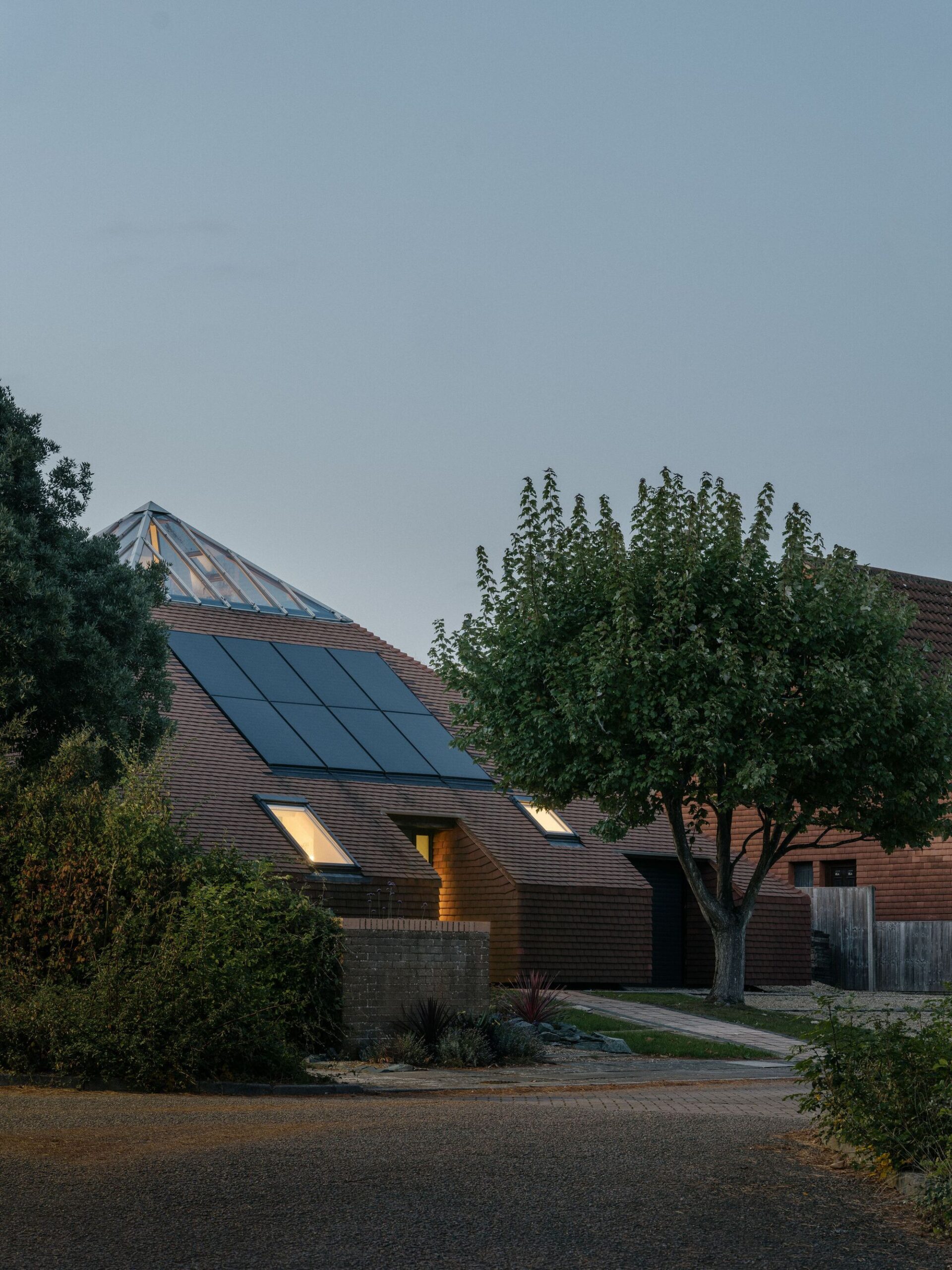 Casa Pirâmide / Khan Bonshek
