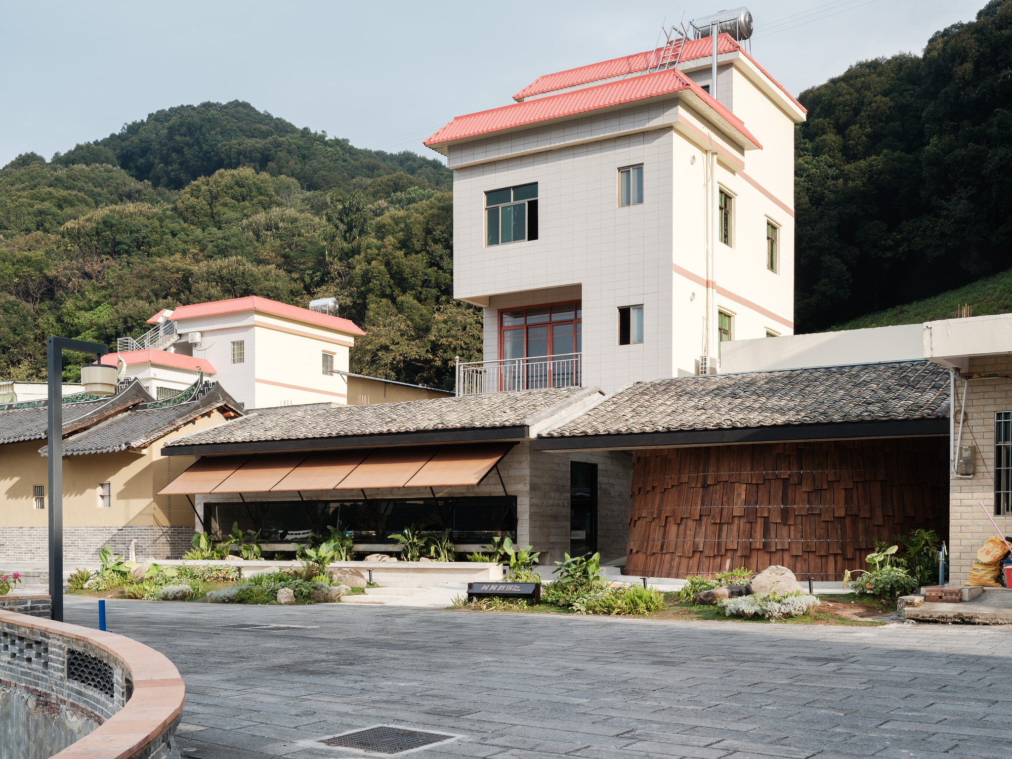 Tree Tavern & Cave Teahouse / ARC Z Architects + Practice on Earth