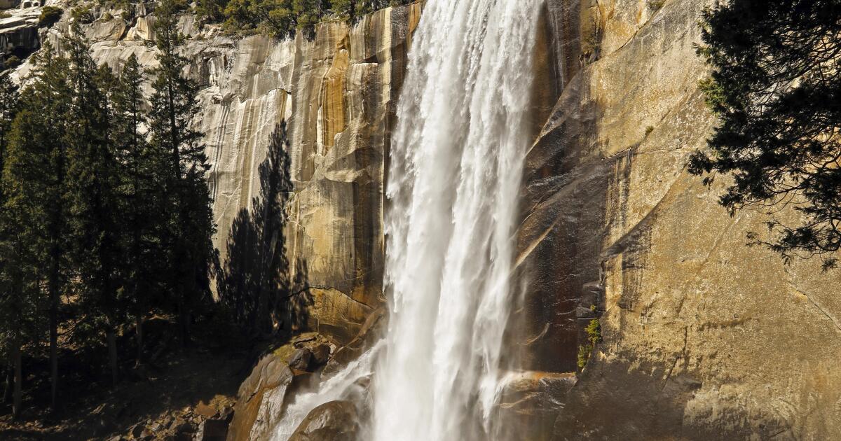 Yosemite dispensa reservas, atraindo grandes multidões em um vale-tudo