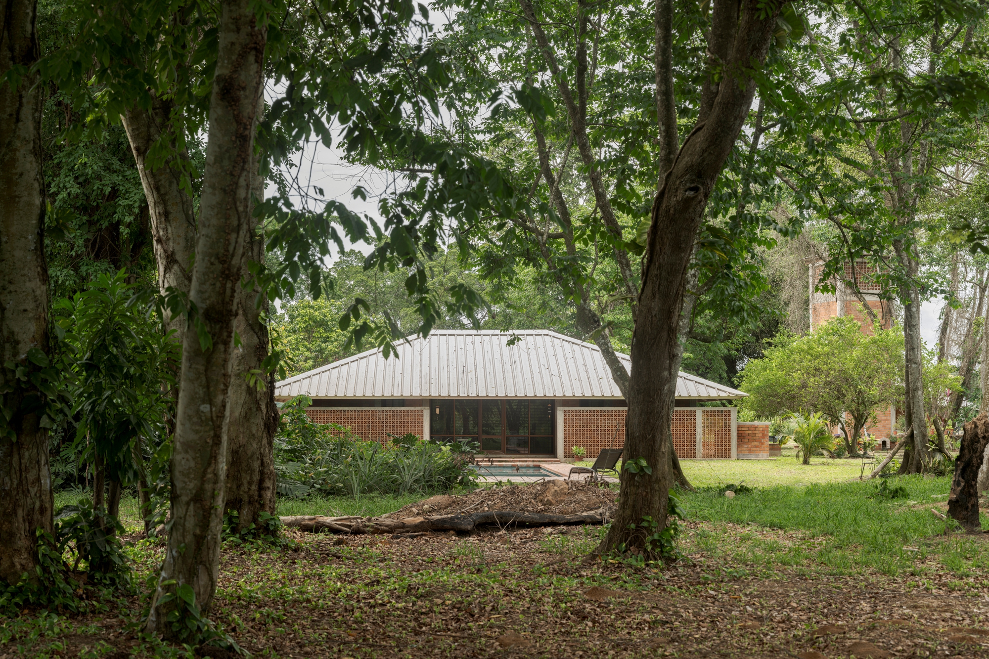 Villa E / Vásquez & López Arquitectos