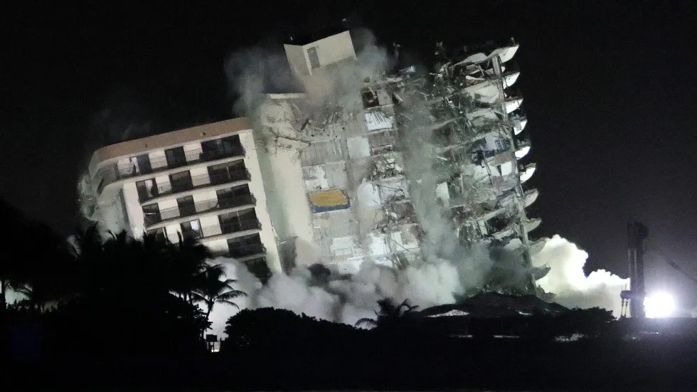 Sem cobertura, sem compradores: a lacuna de seguros que impediu uma torre de Surfside de US$ 1,6 bilhão