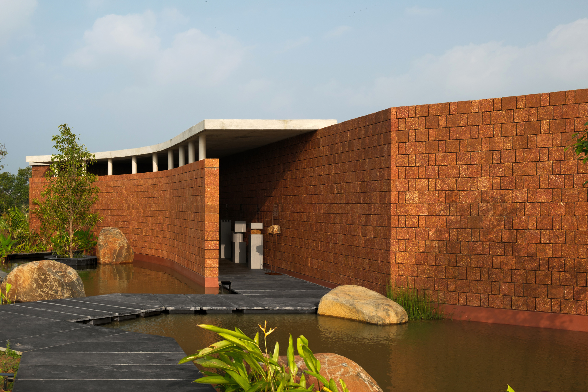 Pavilhão Quatro Paredes / Studio Mango