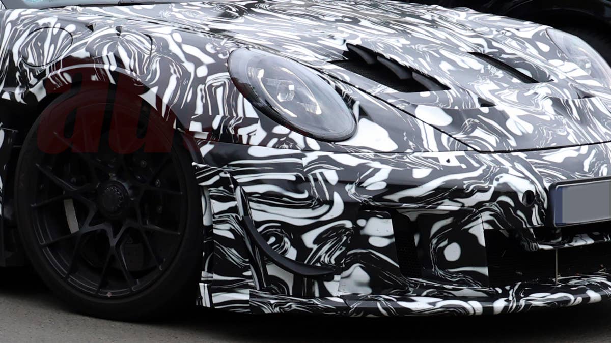 O Porsche 911 GT3 RS está prestes a ficar ainda mais extremo e os puristas podem não gostar